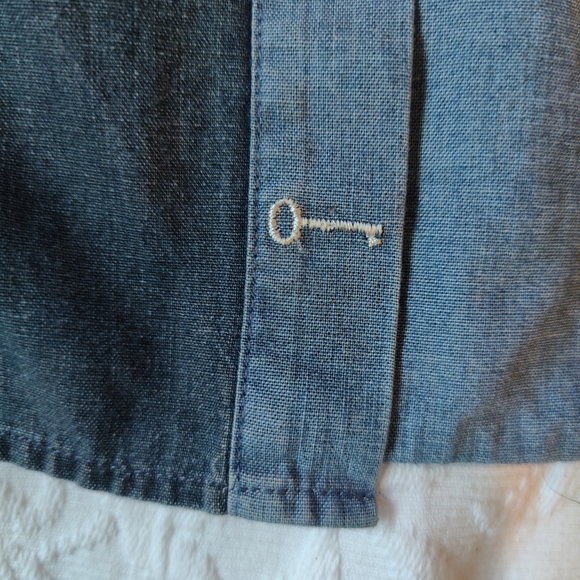 What Goes Around Comes Around chambray men's button down shirt. Small. - Picture 7 of 7
